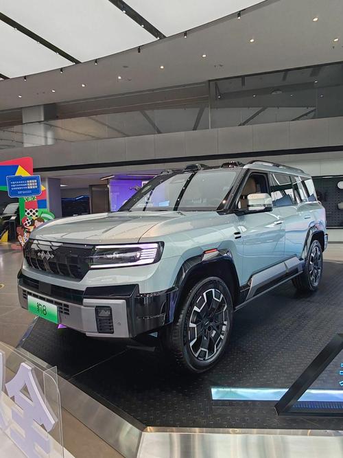 成都190比亚迪方程豹硬派越野的爆款，英菲尼迪35周年与你共成长